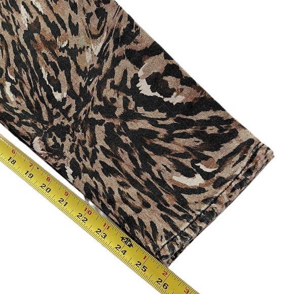 Women's ASOS DESIGN Ritson Rigid Mom Jeans in Abstract Leopard Print Size 26/28 - Picture 8 of 8